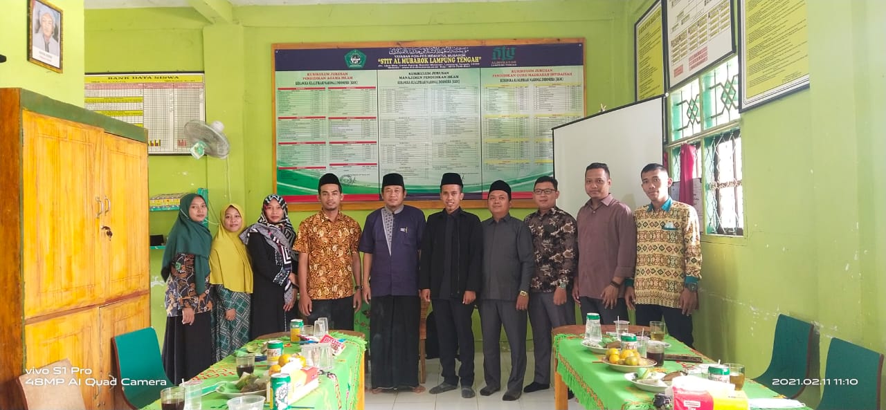 IMPLENTASI BERSINERGI (Kunjungan STIT Darul Ishlah Tulang Bawang Ke STIT Al Mubarok) IMPLENTASI BERSINERGI (Kunjungan STIT Darul Ishlah Tulang Bawang Ke STIT Al Mubarok)